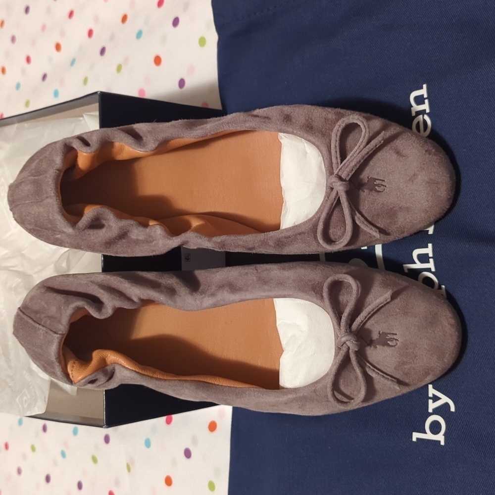 Polo Ralph Lauren Women's Ballet-Ballerina Flat Grey Suede shoes. Size 5.5B. - Picture 2 of 9